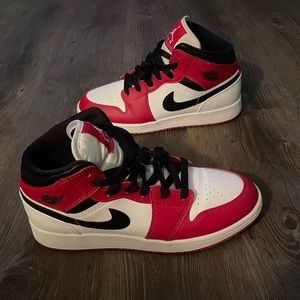 Jordan 1 Mid "Chicago" (GS)